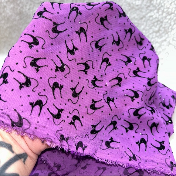 Halloween Fabric sheer purple glittery diamond scaredy cat 56" x 46" - Picture 5 of 6